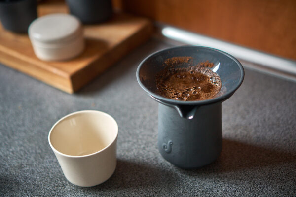 Porcelanowy zaparzacz do kawy Slowpresso Black - obrazek 3
