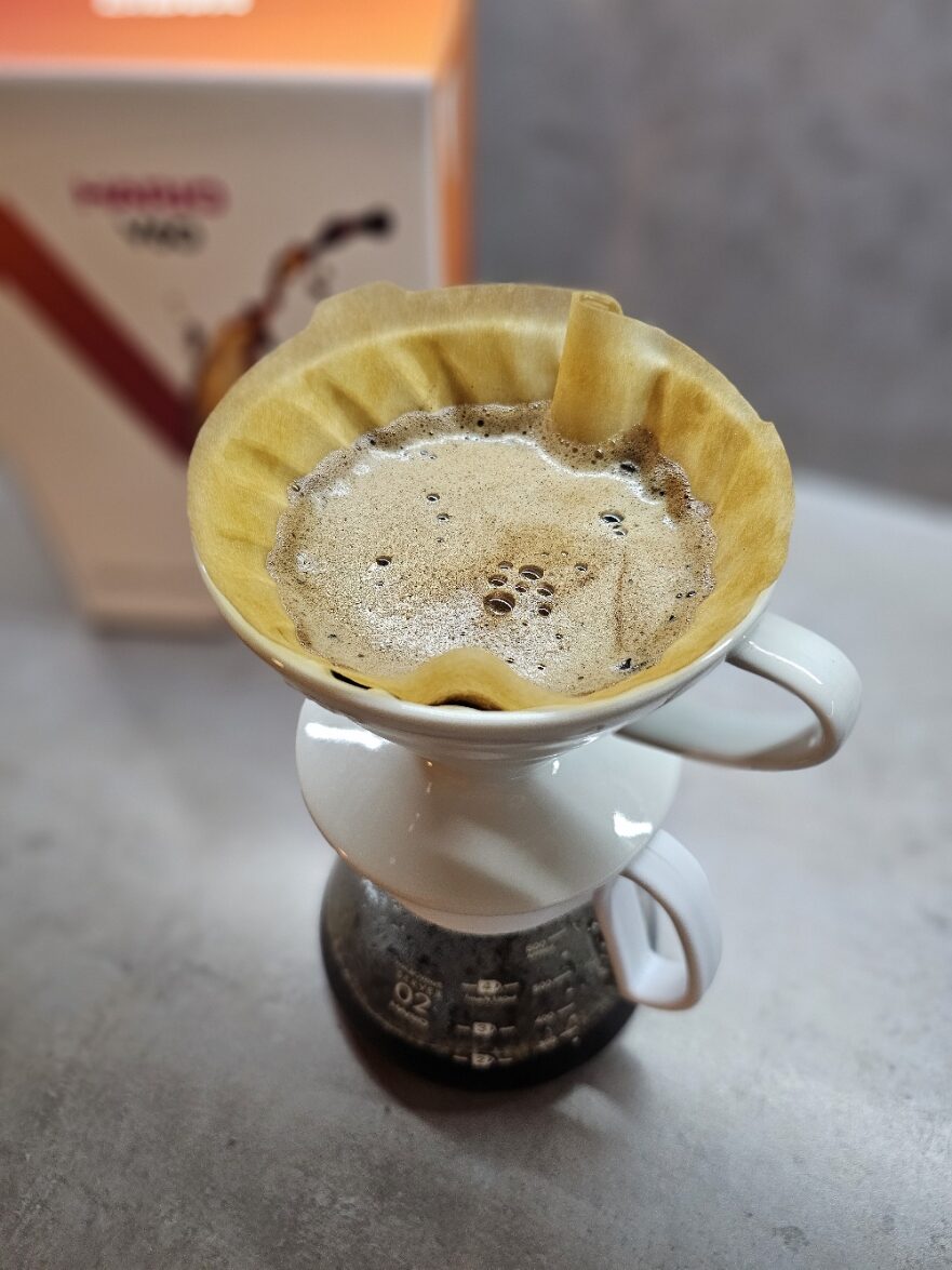 zestaw slow coffee w użyciu